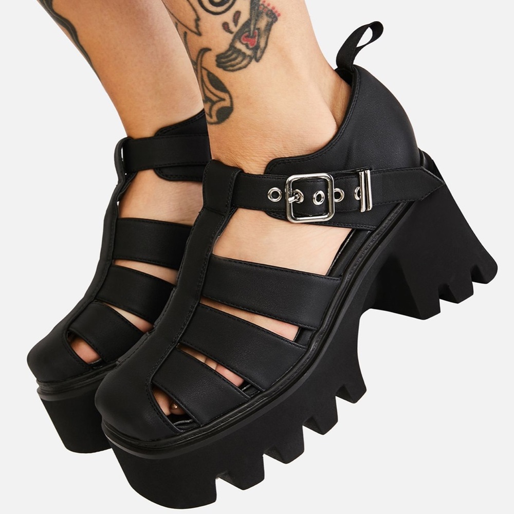 DAHLIA ACTING SHY PLATFORM SANDALS